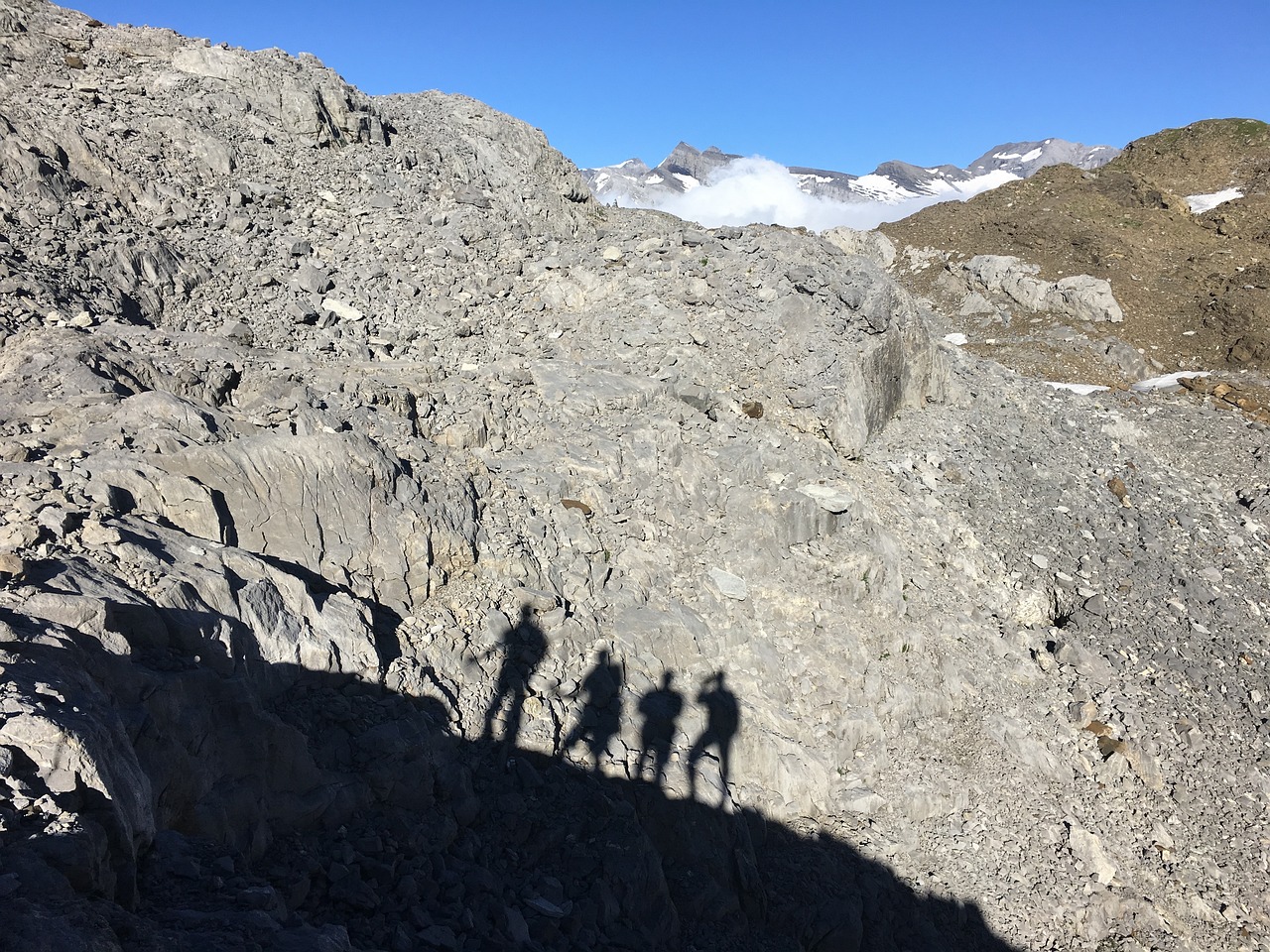 博主称高原徒步遭马夫猥亵，揭开旅游背后的阴影